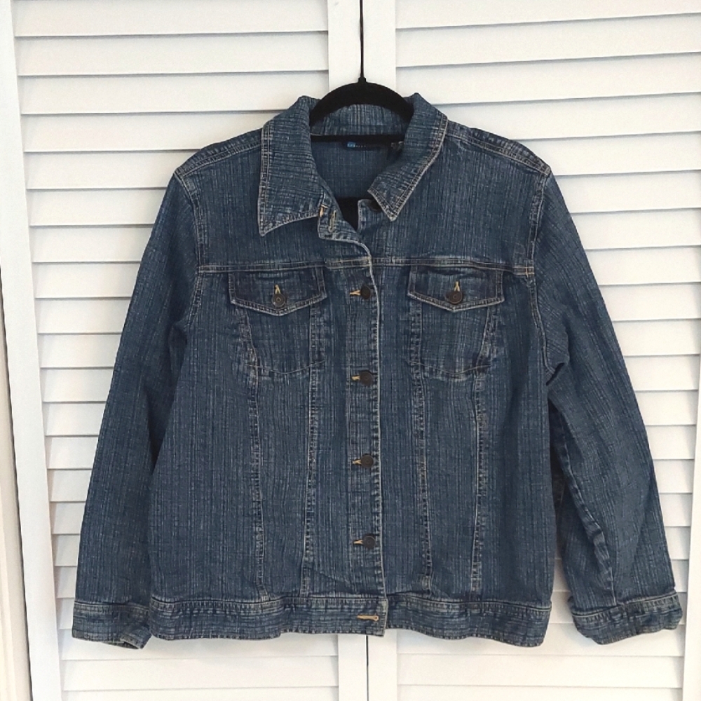 Relativity Denim Jacket, Size 2X, Long Sleeve, Cuff ButtonFront, Pockets, Collar